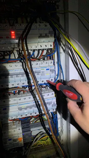 POGOTOWIE ELEKTRYCZNE 24/7Prąd-Net Patryk Pasternak ELEKTRYK